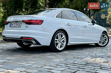 Седан Audi A4 2022 в 