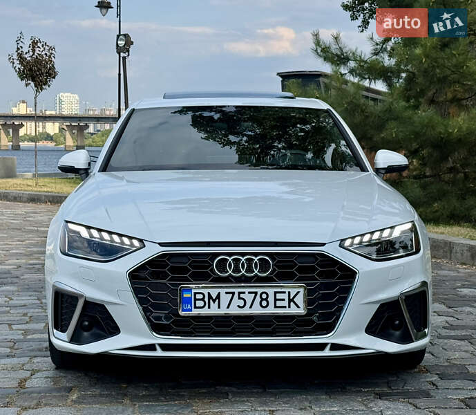 Седан Audi A4 2022 в Киеве