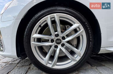 Седан Audi A4 2022 в 