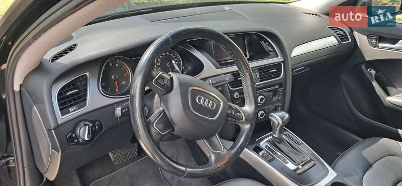 Седан Audi A4 2013 в Чернигове