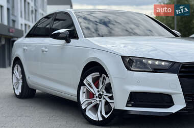 Седан Audi A4 2019 в 