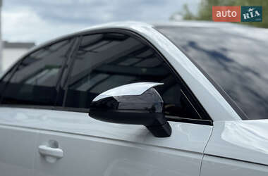 Седан Audi A4 2019 в 