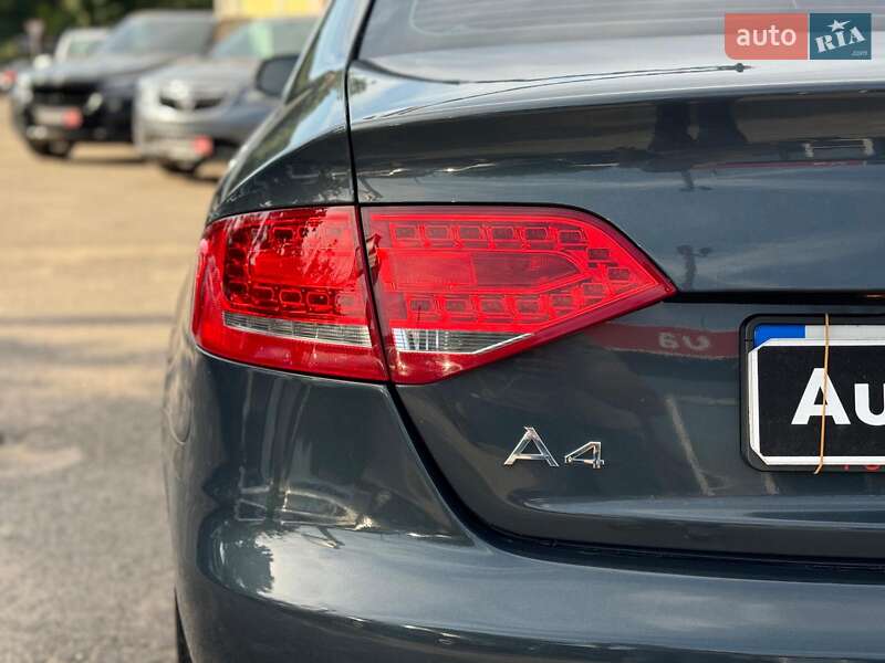 Седан Audi A4 2010 в Виннице