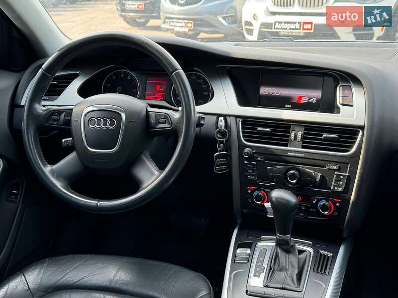 Седан Audi A4 2010 в Виннице
