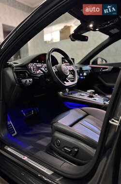 Седан Audi A4 2019 в 