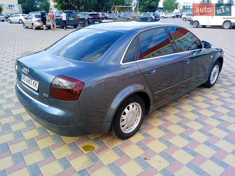 Седан Audi A4 2001 в 