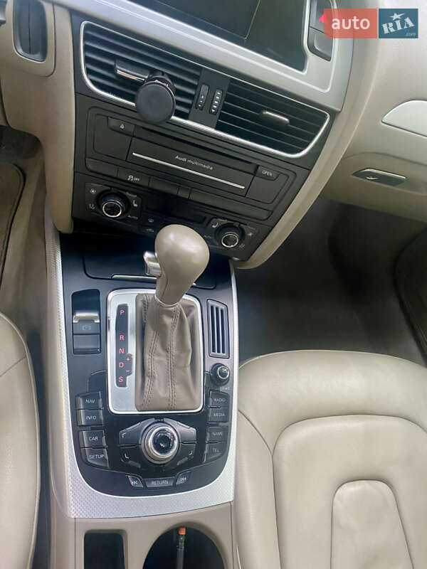 Седан Audi A4 2010 в Києві