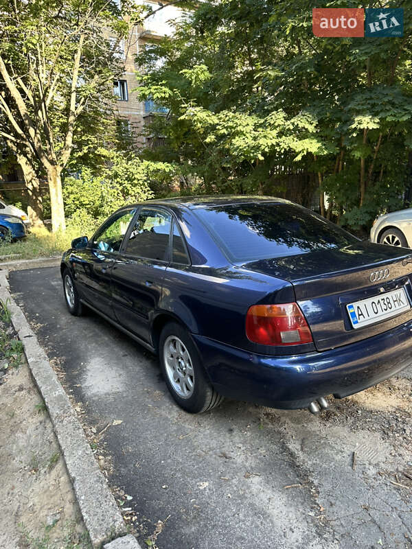 Седан Audi A4 1995 в Києві