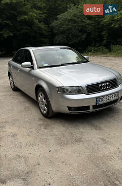 Седан Audi A4 2004 в Малехове
