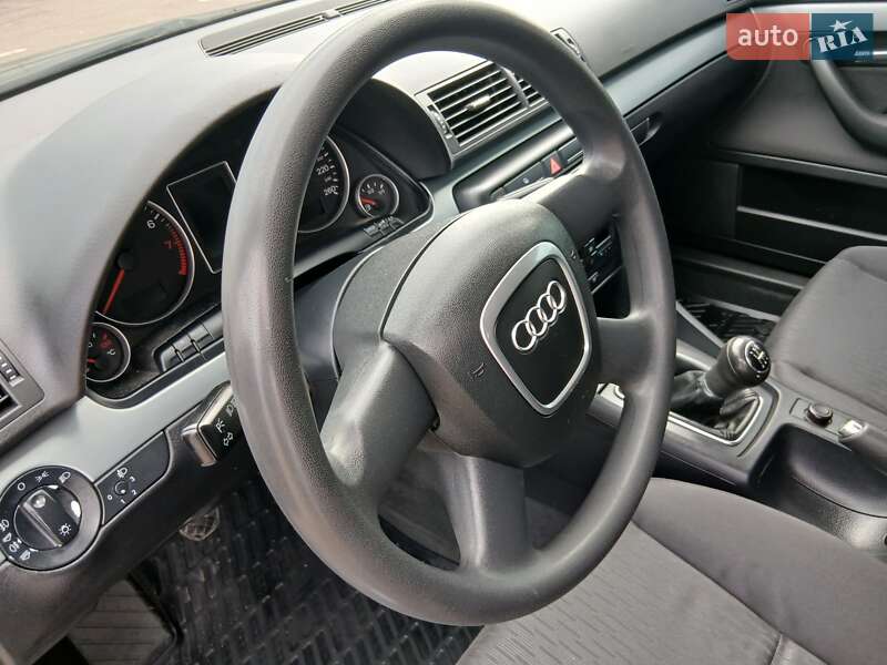 Универсал Audi A4 2004 в Ровно
