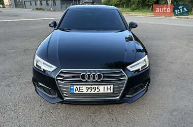 Седан Audi A4 2017 в 
