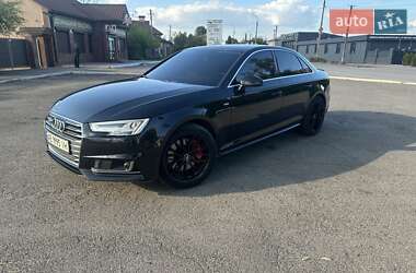 Седан Audi A4 2017 в 