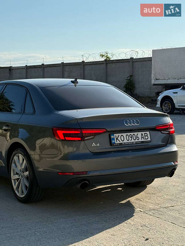 Седан Audi A4 2016 в Одесі