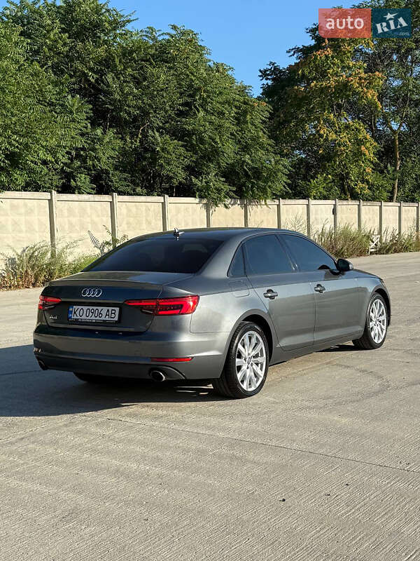 Седан Audi A4 2016 в Одесі