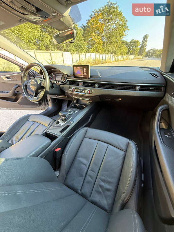 Седан Audi A4 2016 в Одесі