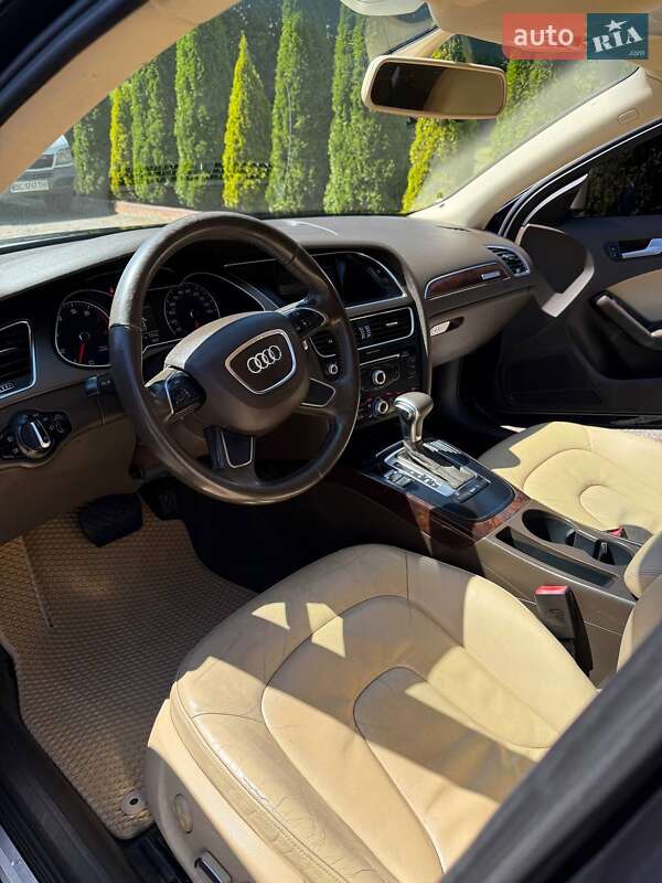Седан Audi A4 2012 в Львове