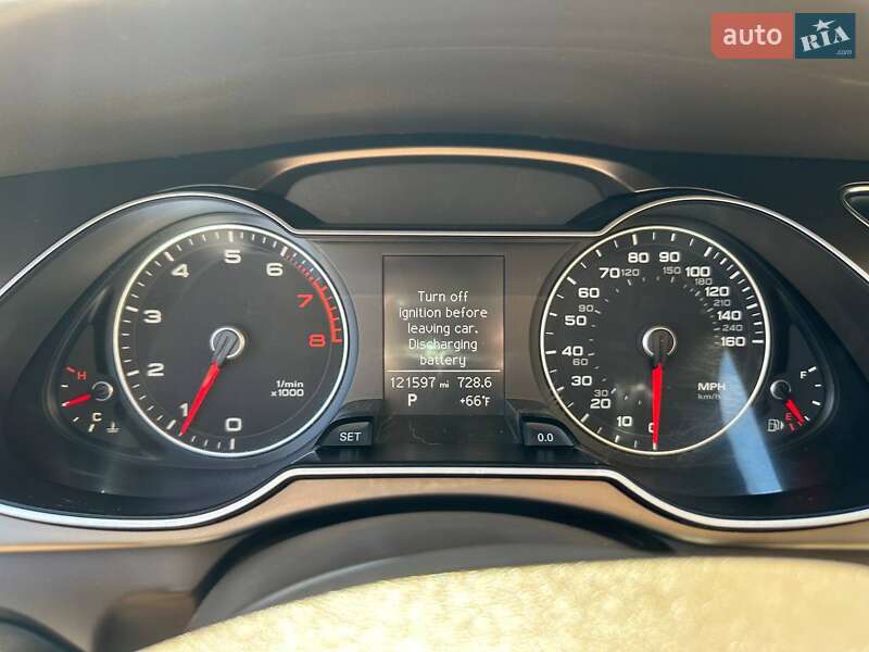 Седан Audi A4 2012 в Львове