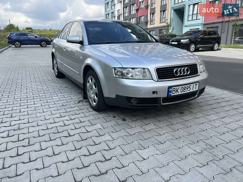 Седан Audi A4 2000 в Ровно