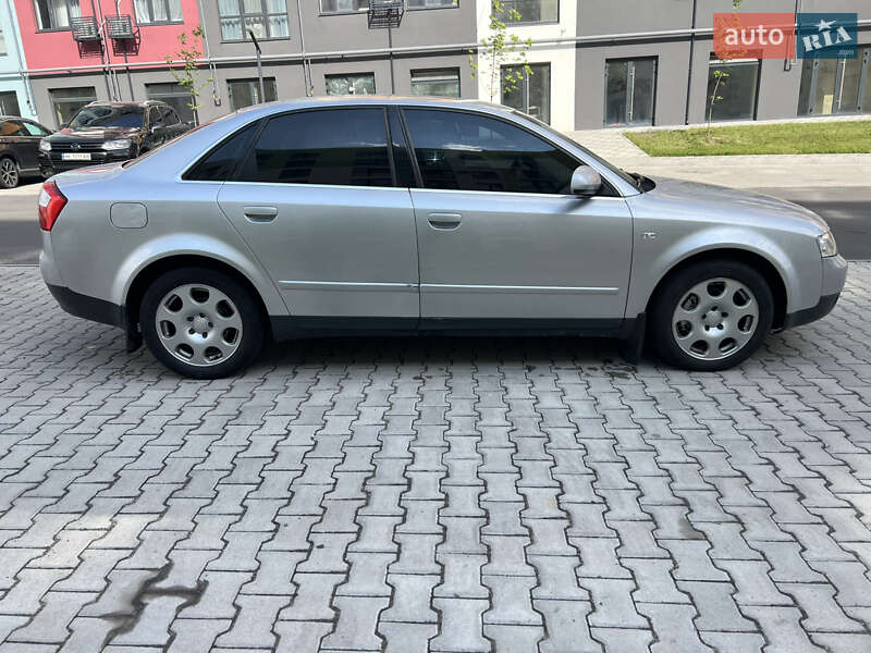 Седан Audi A4 2000 в Ровно