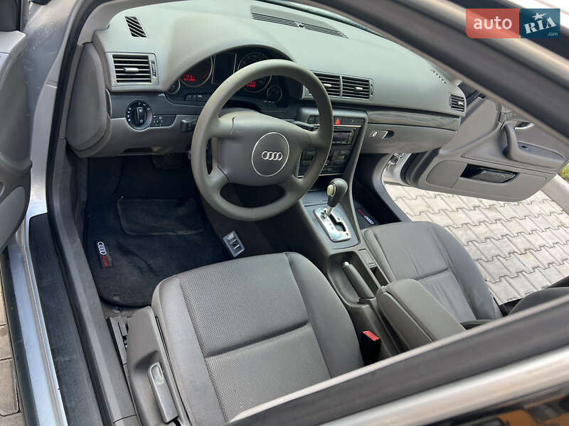 Седан Audi A4 2000 в Ровно