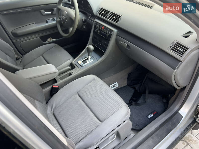 Седан Audi A4 2000 в Ровно