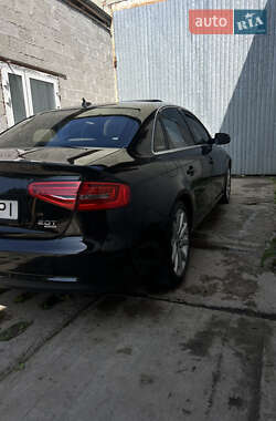 Седан Audi A4 2013 в 