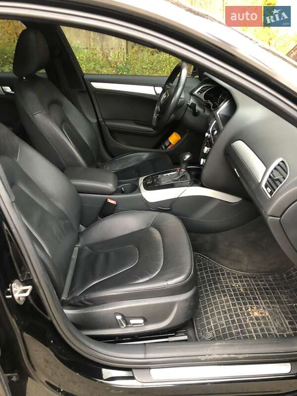 Седан Audi A4 2013 в Львові