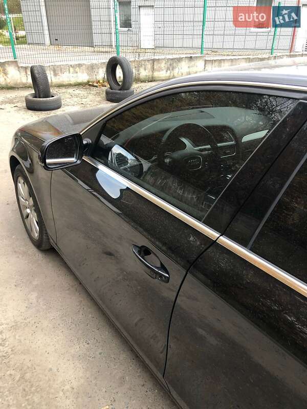 Седан Audi A4 2013 в Львові