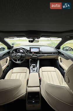 Седан Audi A4 2020 в 