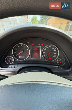 Седан Audi A4 2004 в 