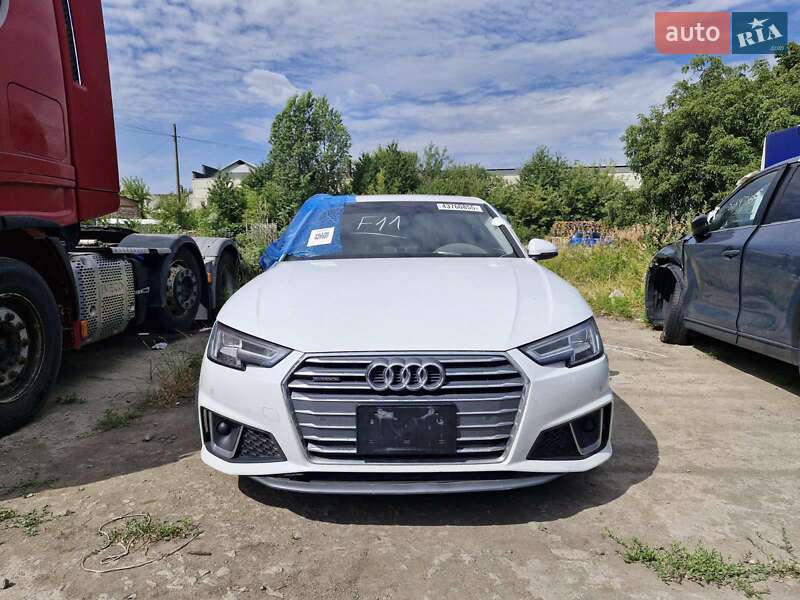 Седан Audi A4 2019 в 