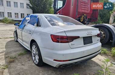 Седан Audi A4 2019 в 