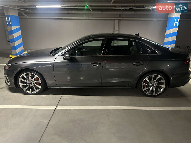 Седан Audi A4 2020 в Львові