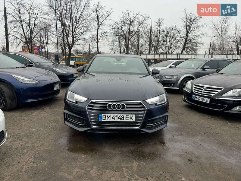 Седан Audi A4 2018 в 