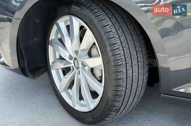 Седан Audi A4 2017 в 