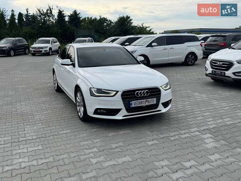 Седан Audi A4 2014 в Киеве