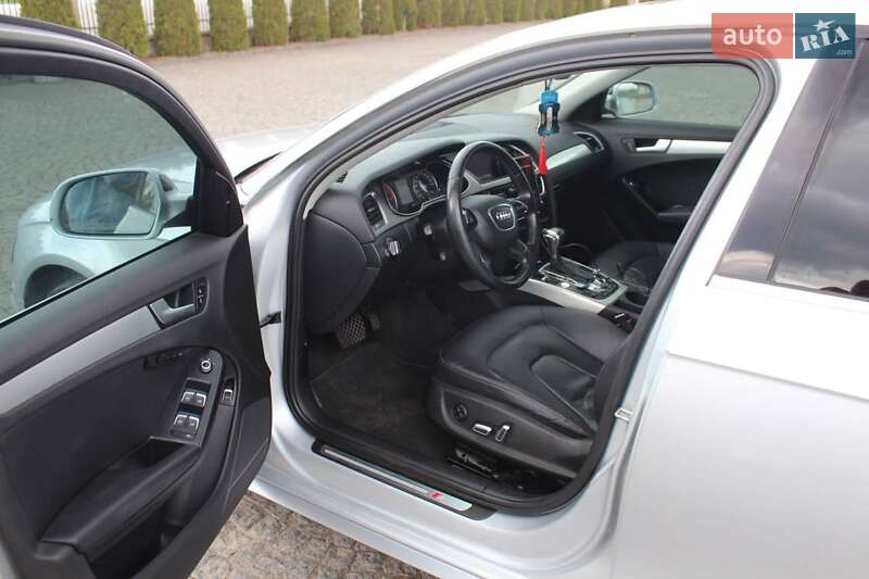 Седан Audi A4 2014 в Жовкве