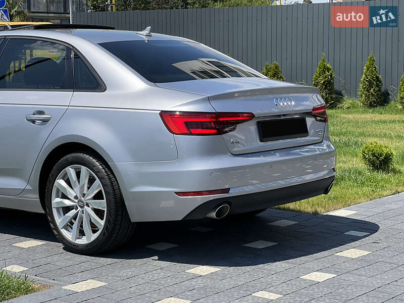 Седан Audi A4 2017 в Ужгороді