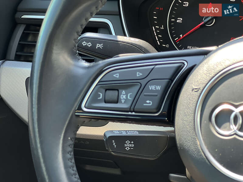 Седан Audi A4 2017 в Ужгороді