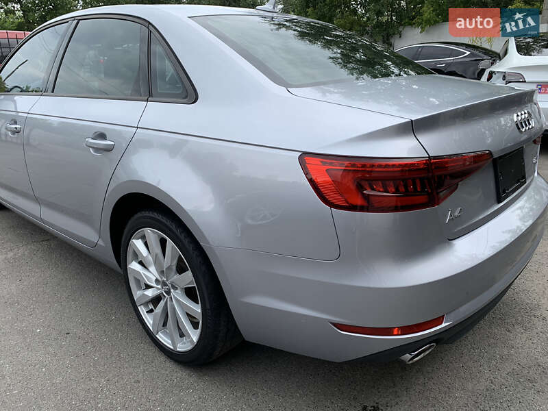 Седан Audi A4 2017 в 