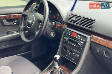 Седан Audi A4 2001 в 