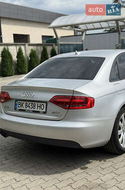 Седан Audi A4 2010 в 