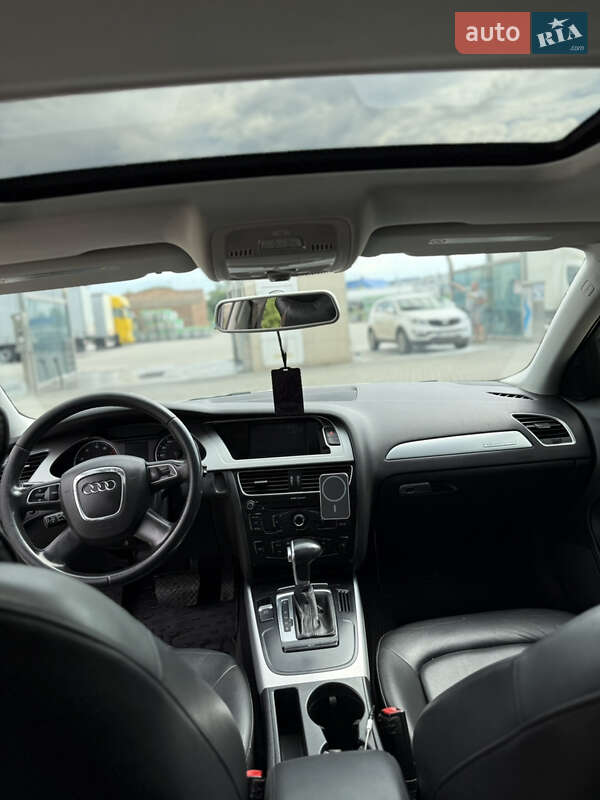 Седан Audi A4 2010 в Рівному
