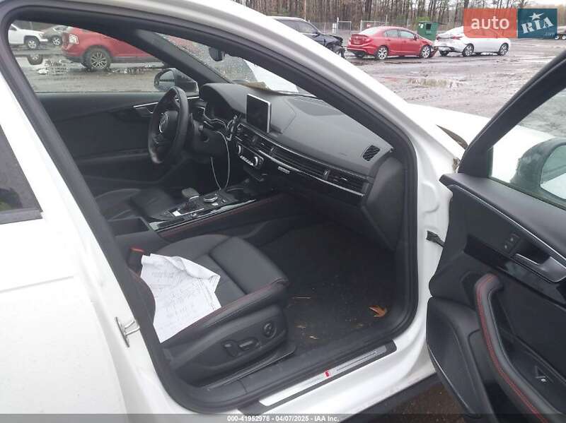 Седан Audi A4 2018 в Львові