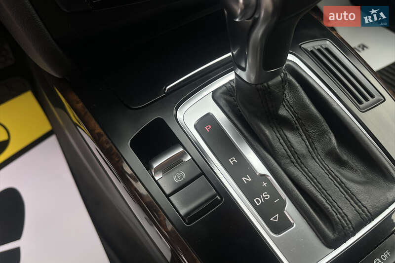 Седан Audi A4 2013 в Мукачевому