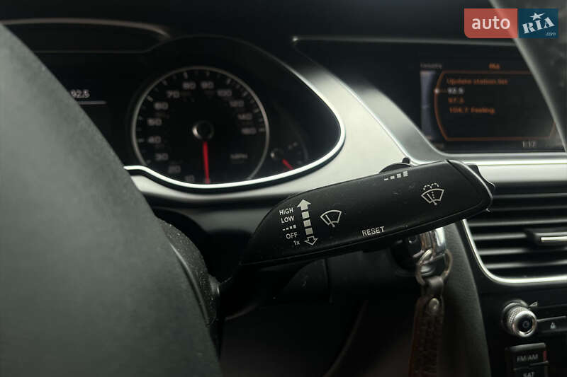 Седан Audi A4 2013 в Мукачевому
