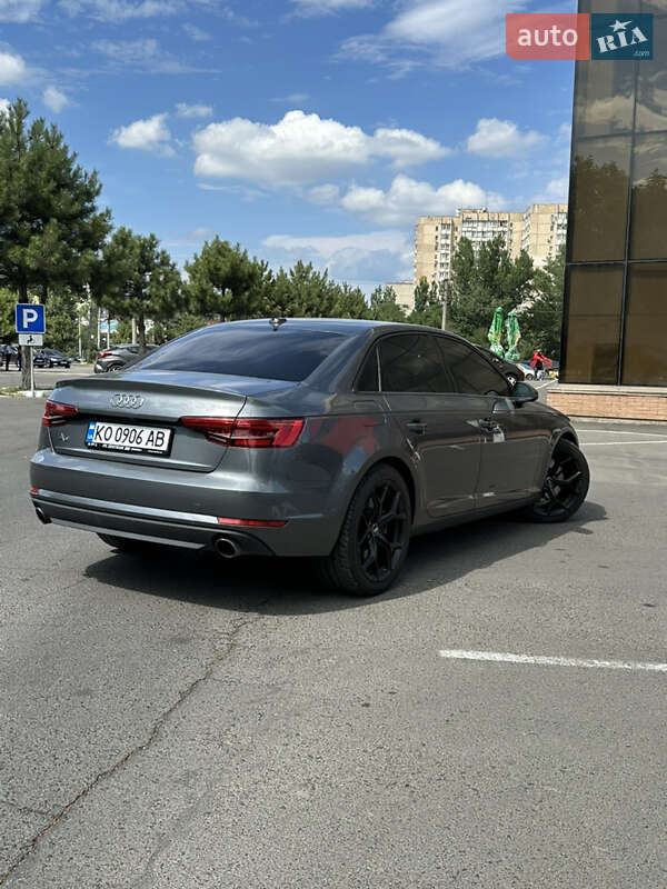 Седан Audi A4 2016 в Одесі