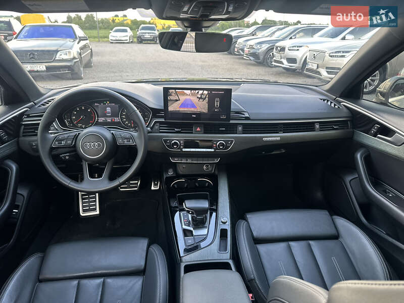 Седан Audi A4 2020 в Ровно