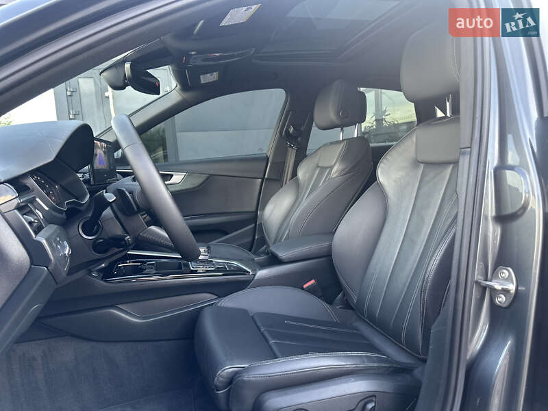 Седан Audi A4 2020 в Ровно
