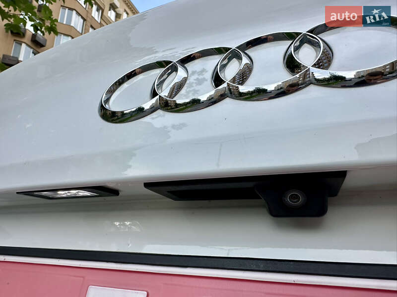 Седан Audi A4 2017 в Киеве